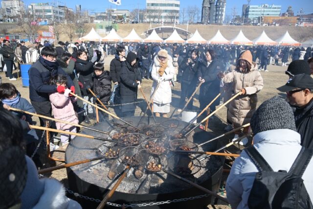 2026 겨울공주 군밤축제 장면(사진=공주시)