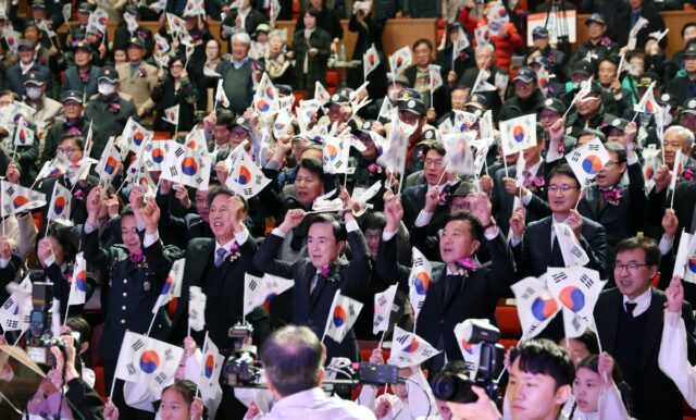 도청 문예회관 대강당에서 진행된 만세삼창 장면(사진=충청남도)