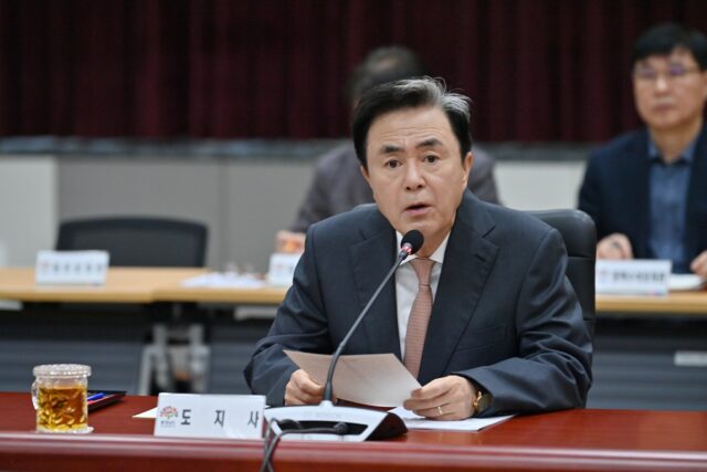 김 지사는 3일 도청 대회의실에서 개최한 제83차 실국원장회의에서 “통합을 반대하는 것이 아니다”며 “통합시계는 계속 가야한다”고 밝혔다.(사진=충청남도)