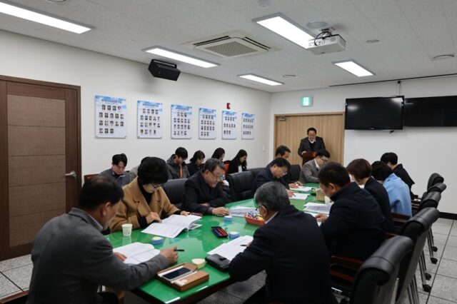 지난 9일 의정협의회실에서 2026년 제2차 의정협의회를 개최했다.(사진=부여군의회)