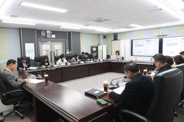 중동위기 비상대책회의 장면(사진=보령시)