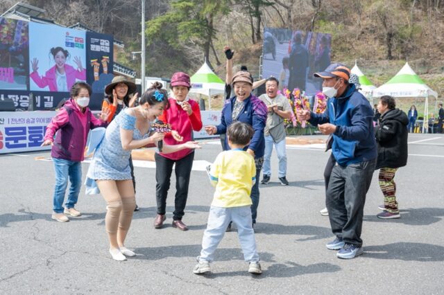 지난 11일부터 12일까지 열린 제27회 칠갑산 장승 축제 모습(사진=청양군)