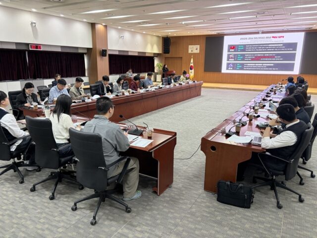 우리동네 청년사장님들을 소개합니다. 용역 착수보고회 장면(사진=충청남도)
