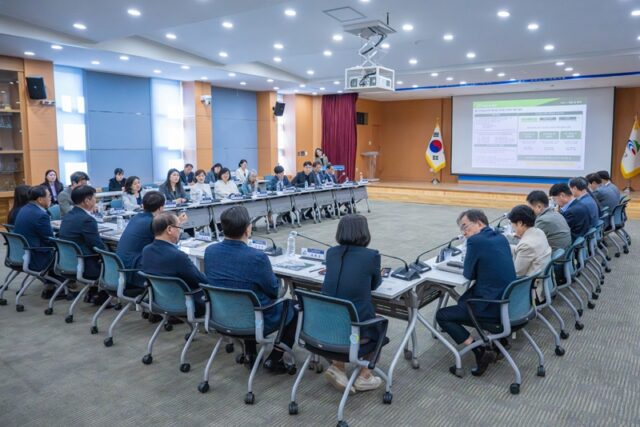 지난 8일 청양군 인구감소지역 대응 기본계획 및 시행계획 수립 용역’ 착수보고회 장면(사진=청양군)