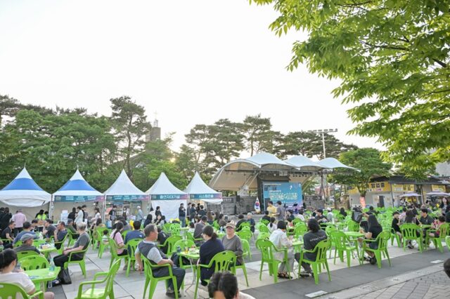 공주산성시장 밤마실 야시장 장면(사진=공주시)