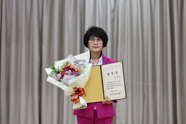 박순화 부여군의원 당선인은 지난 4일 부여군선거관리위원회에서 당선증을 교부 받았다.