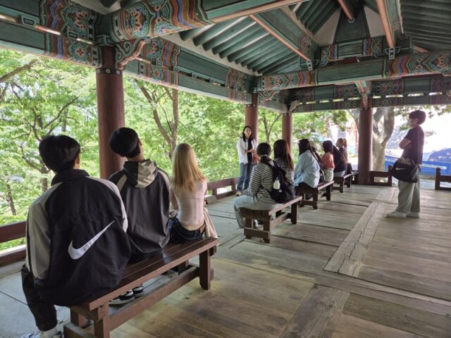 청년성장프로젝트 공주야놀자 프로그램 장면(사진=공주시)