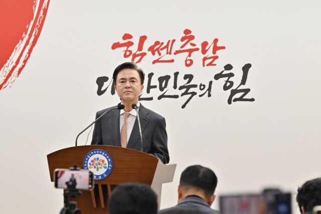 김 지사는 19일 자신의 사회관계망서비스(SNS)를 통해 '충남의 미래를 빚 타령으로 가로막지 마십시오'라는 제목의 글을 게재했다.(사진=충청남도)