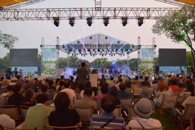 박수현 충남도지사가 3일 부여 궁남지에서 열린 제24회 부여서동연꽃축제 개막식에 참석해 축제 개최를 축하하고, 체류형 관광과 야간경제 활성화의 중요성을 강조했다.