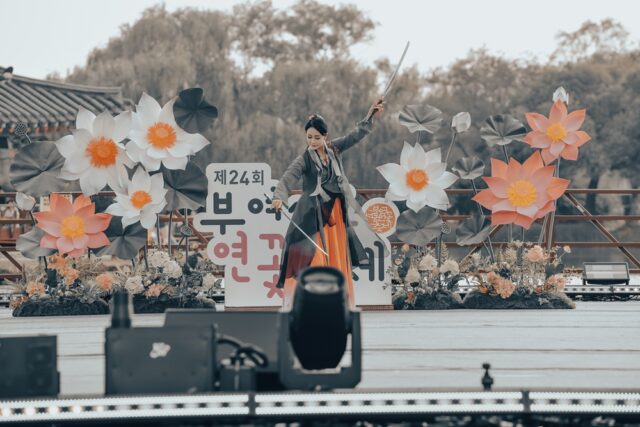 코리아 싸울아비무사단의 '연화무예' 공연장면(사진=스토리스팟)