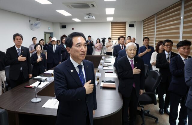 박수현 지사 보훈회관 방문(사진=충청남도)