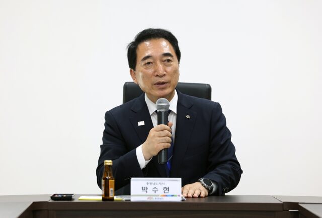 박수현 지사 보훈회관 방문(사진=충청남도)