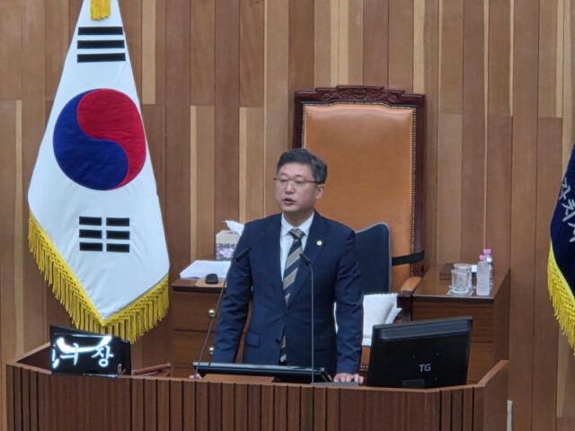 세종특별자치시의회 안신일 의장, 15일 오전 제108회 임시회 개회사(사진=김영진 기자)