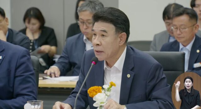 이응우 계룡시장은 23일 충남도청 대회의실에서 열린 민선9기 제1회 충청남도 지방정부회의에 참석해 충남도에 첨단국방 산업단지 조성을 위한 행·재정적 지원을 건의했다.