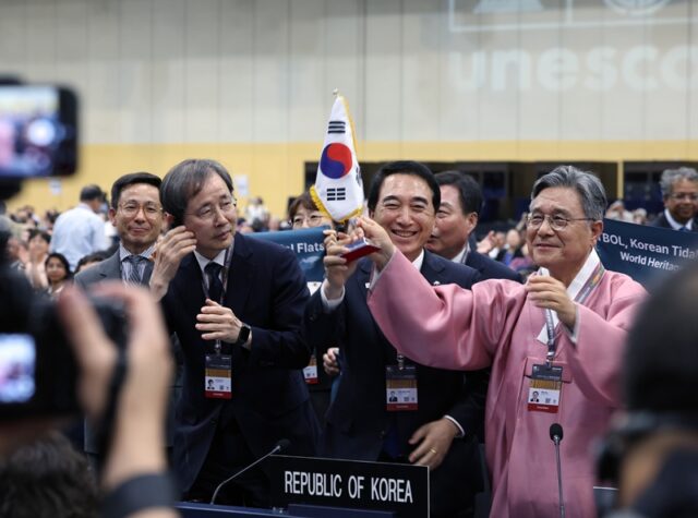 25일 부산서 열린 제48차 유네스코 세계유산위원회에서 ‘한국의 갯벌’ 세계유산 확재 등재안이 최종 의결